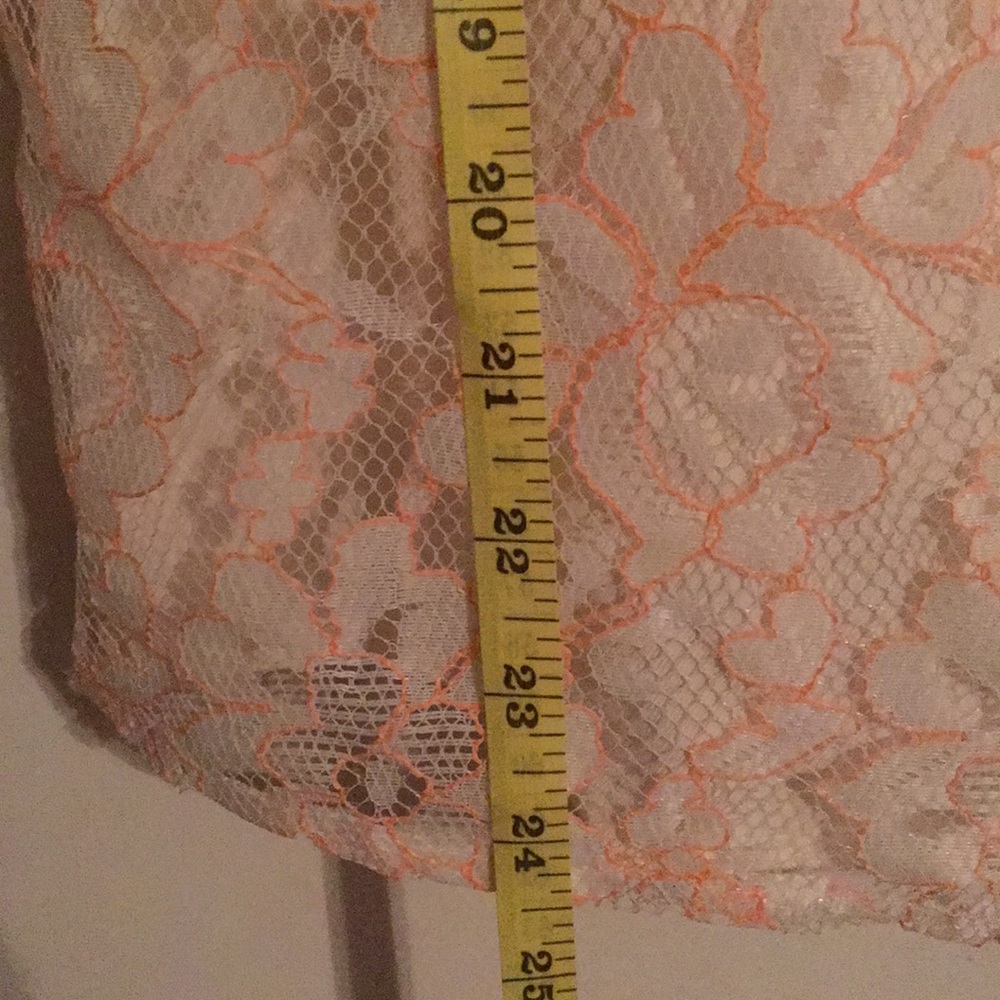 Lace overlay shell - Picture 4 of 5